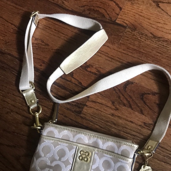 Coach crossbody purse - Picture 3 of 5